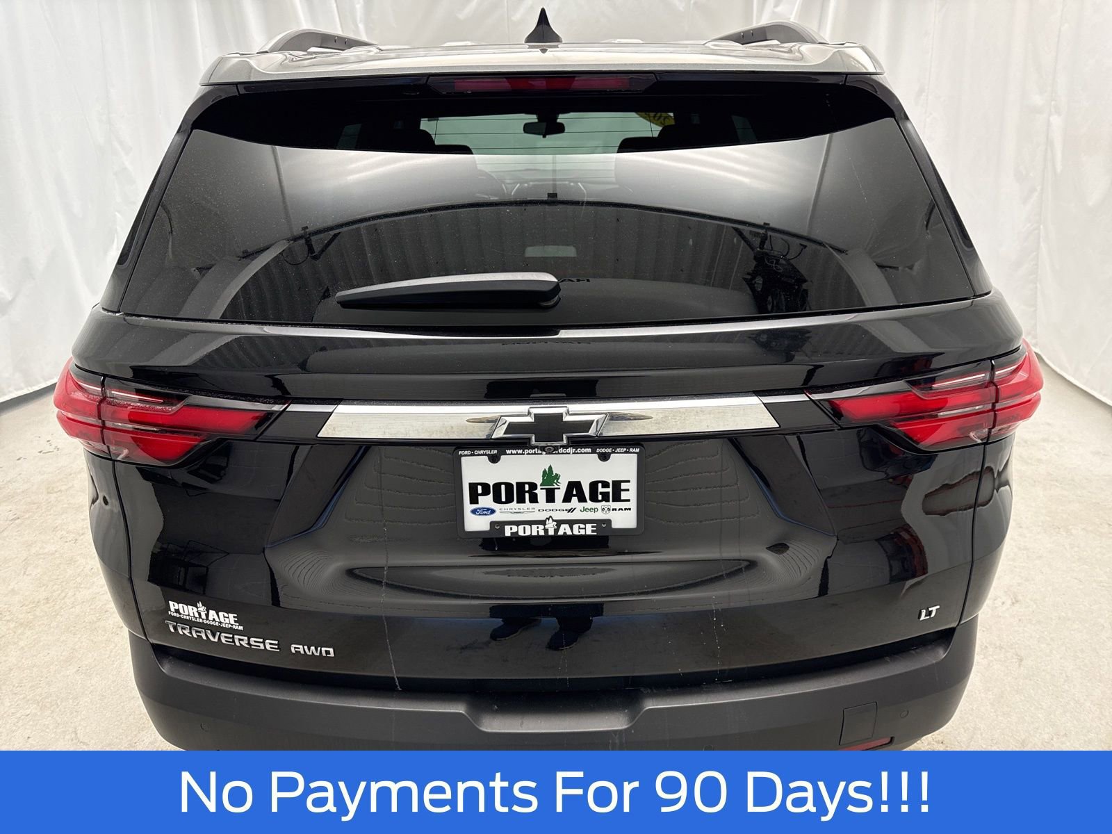 Used 2022 Chevrolet Traverse LT image 3