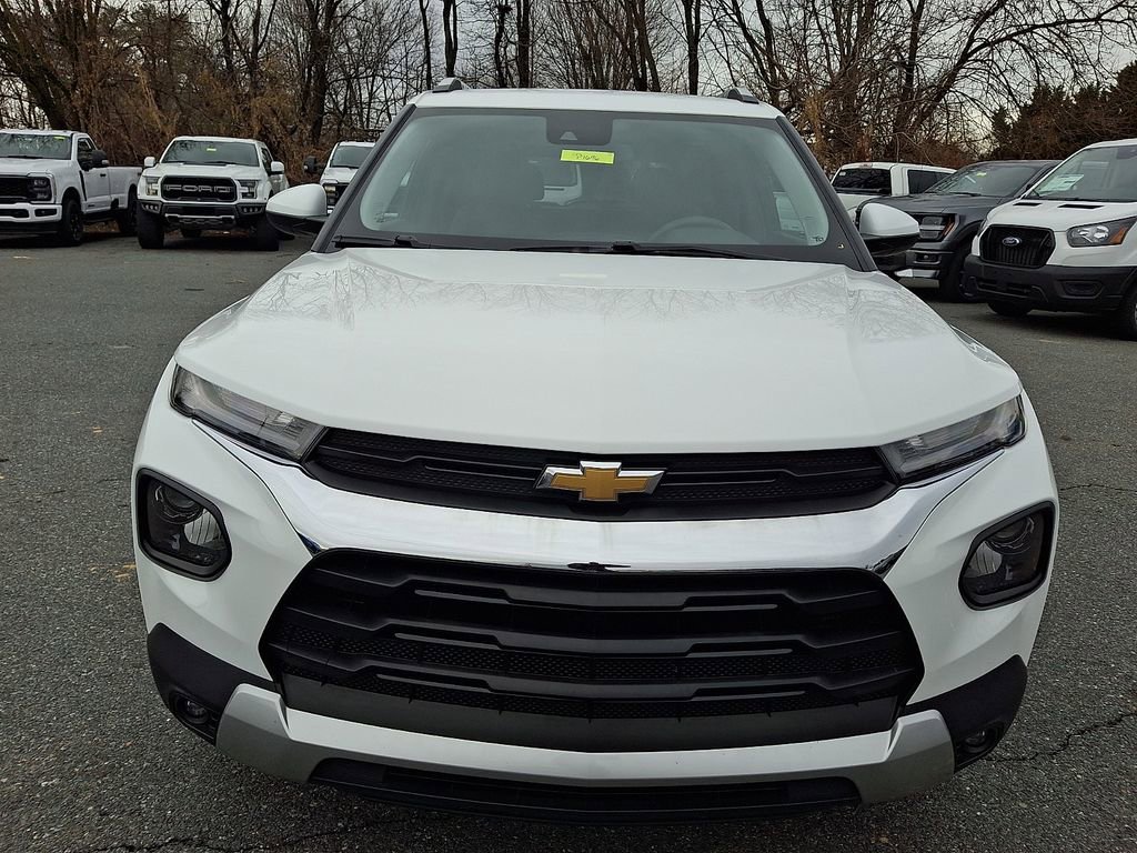 Used 2023 Chevrolet TrailBlazer LT image 2