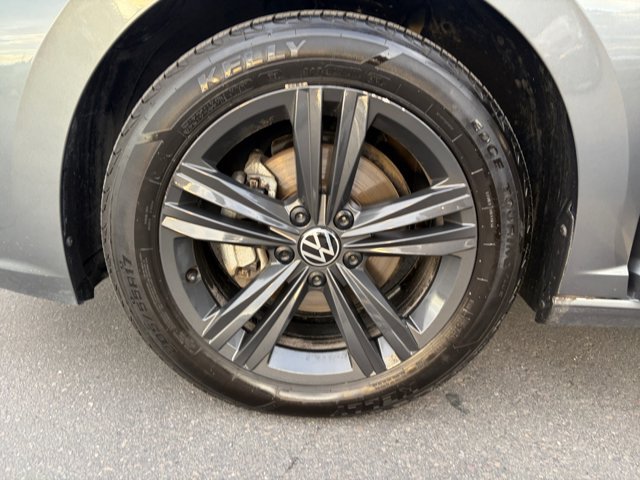Used 2022 Volkswagen Jetta SE w/ Panoramic Sunroof Package FWD image 26