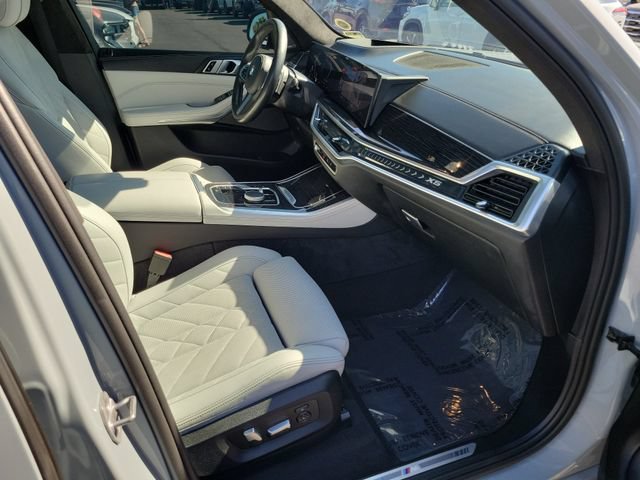 Used 2024 BMW X5 sDrive40i w/ M Sport Package RWD image 17