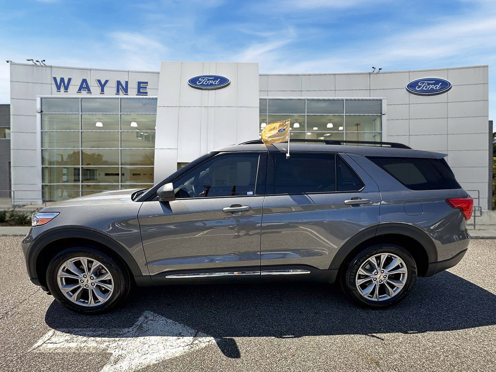 Certified 2023 Ford Explorer XLT w/ Equipment Group 202A AWD/4WD image 7