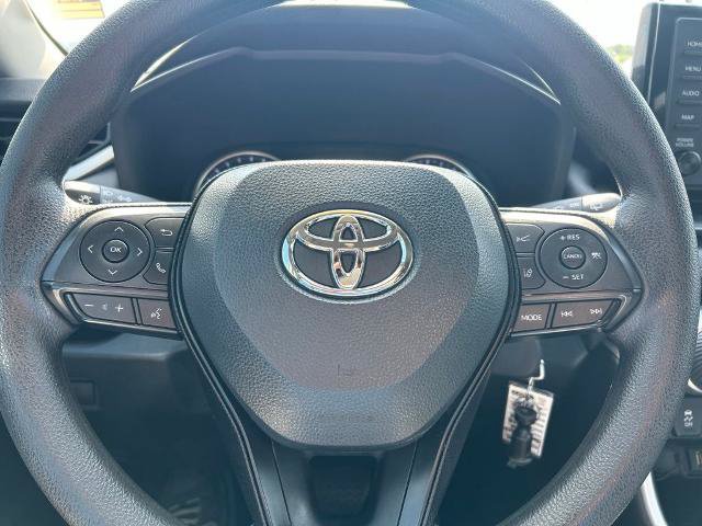 Used 2022 Toyota RAV4 LE FWD image 21