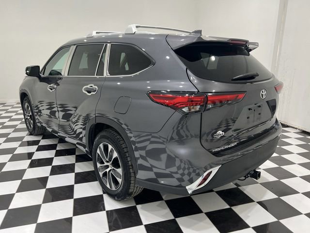 Used 2022 Toyota Highlander XLE FWD image 5