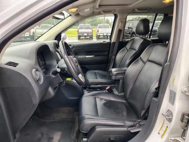 Used 2017 Jeep Compass High Altitude AWD/4WD image 10