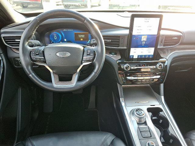Certified 2021 Ford Explorer Platinum w/ Equipment Group 601A image 12