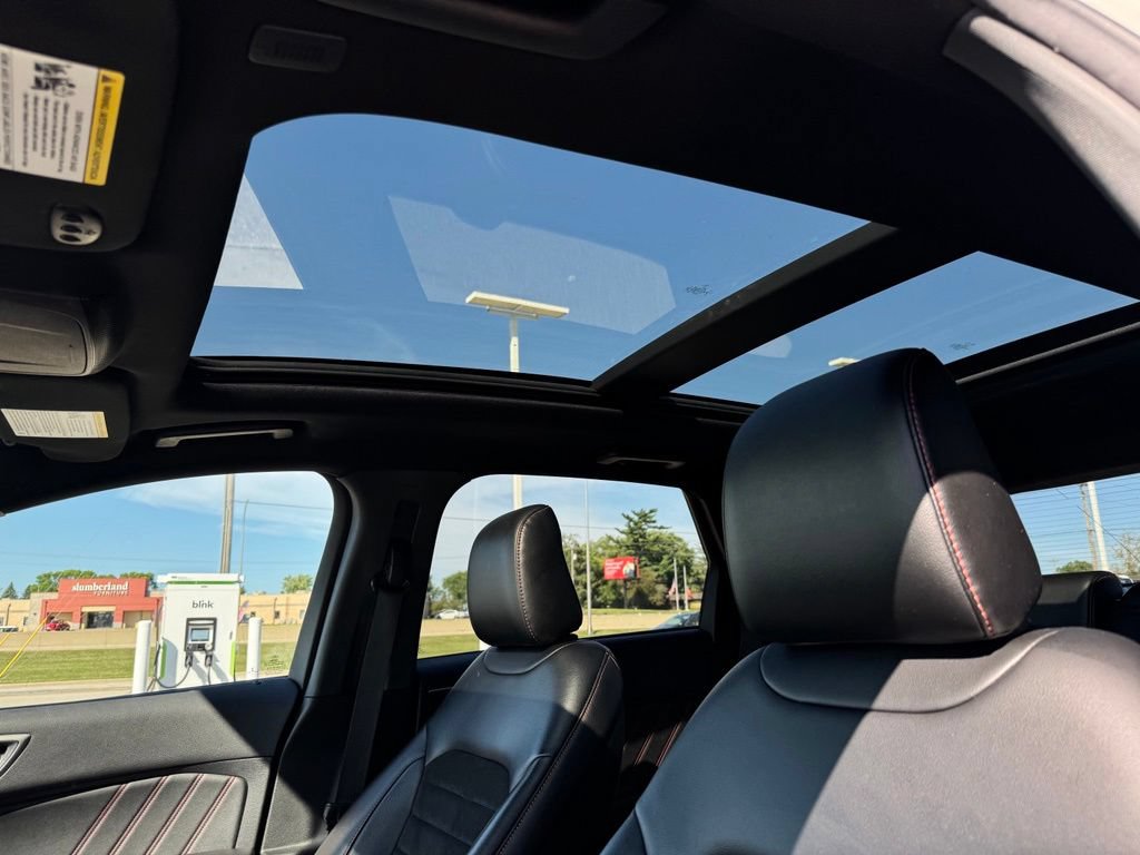 Certified 2022 Ford Edge ST-Line w/ Class II Trailer Tow Package AWD/4WD image 8