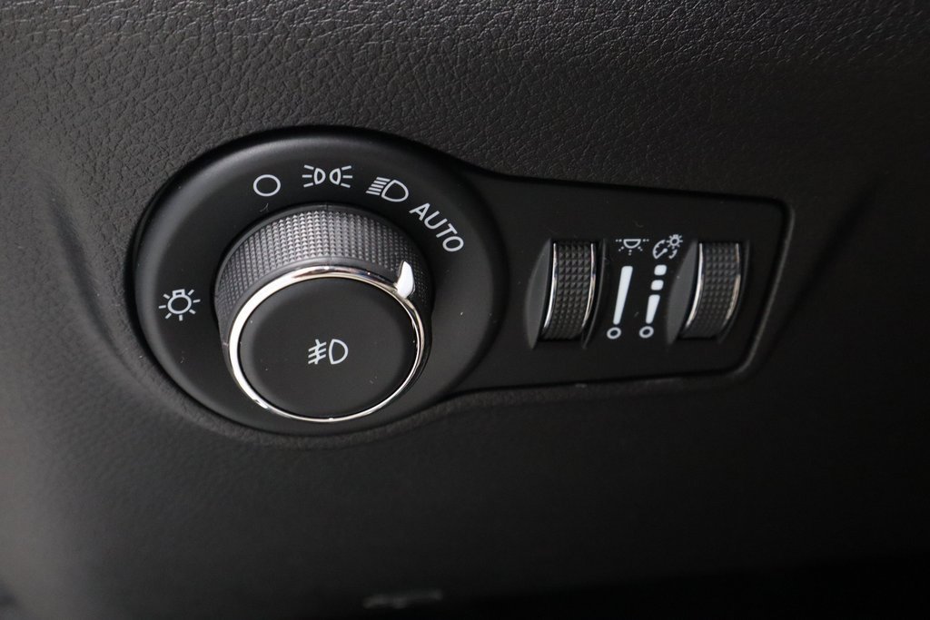 Used 2023 Jeep Compass Trailhawk w/ Trailhawk Convenience Group image 26