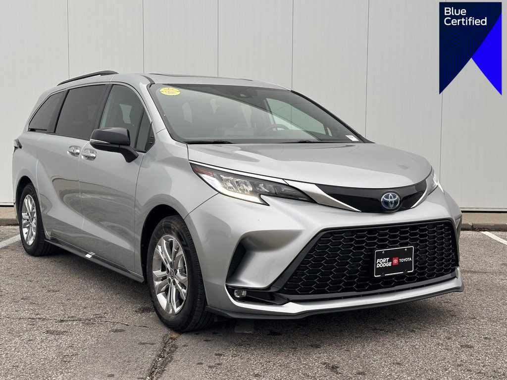 Used 2023 Toyota Sienna XSE image 1