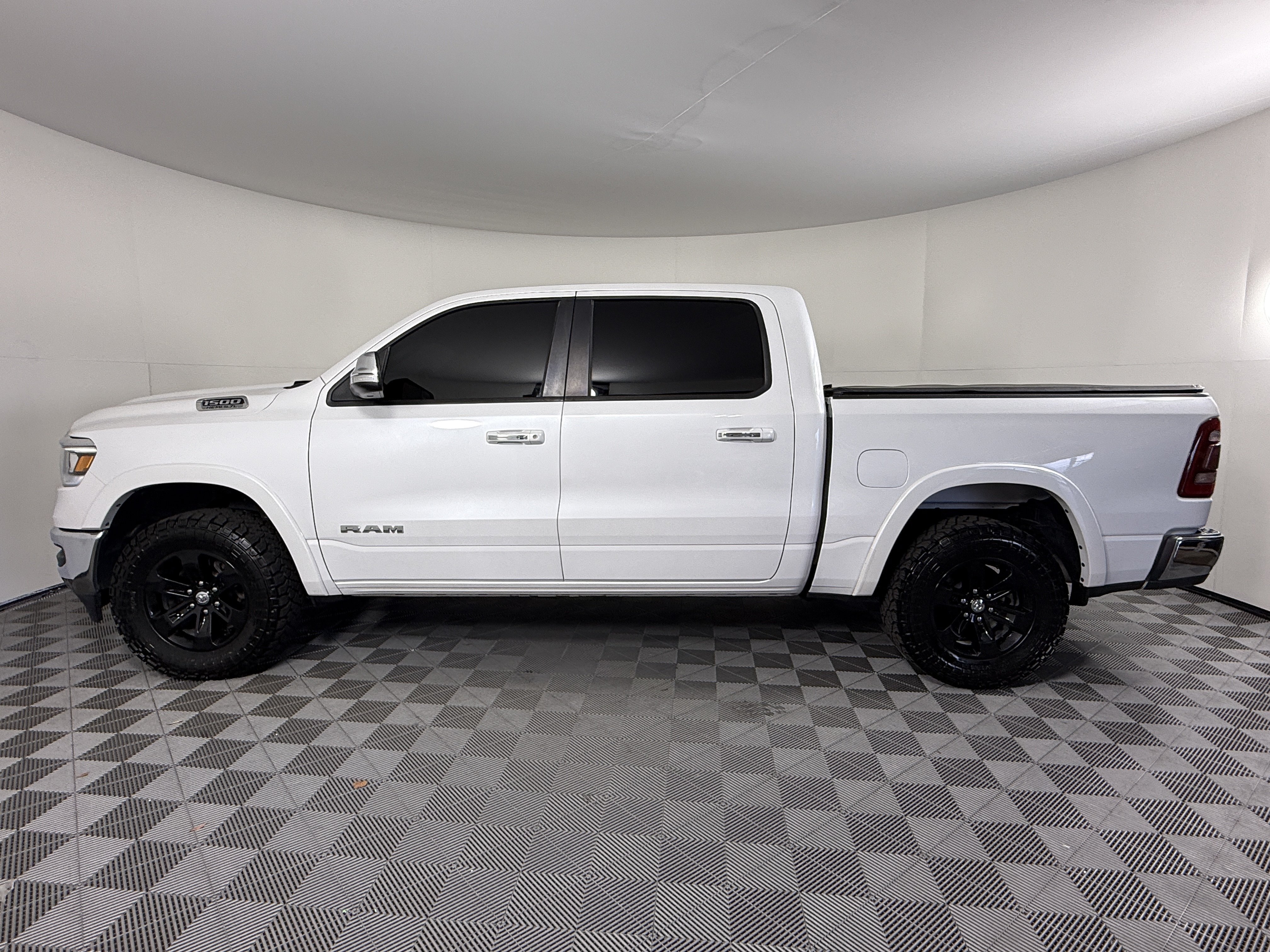 Used 2020 RAM 1500 Laramie RWD image 5