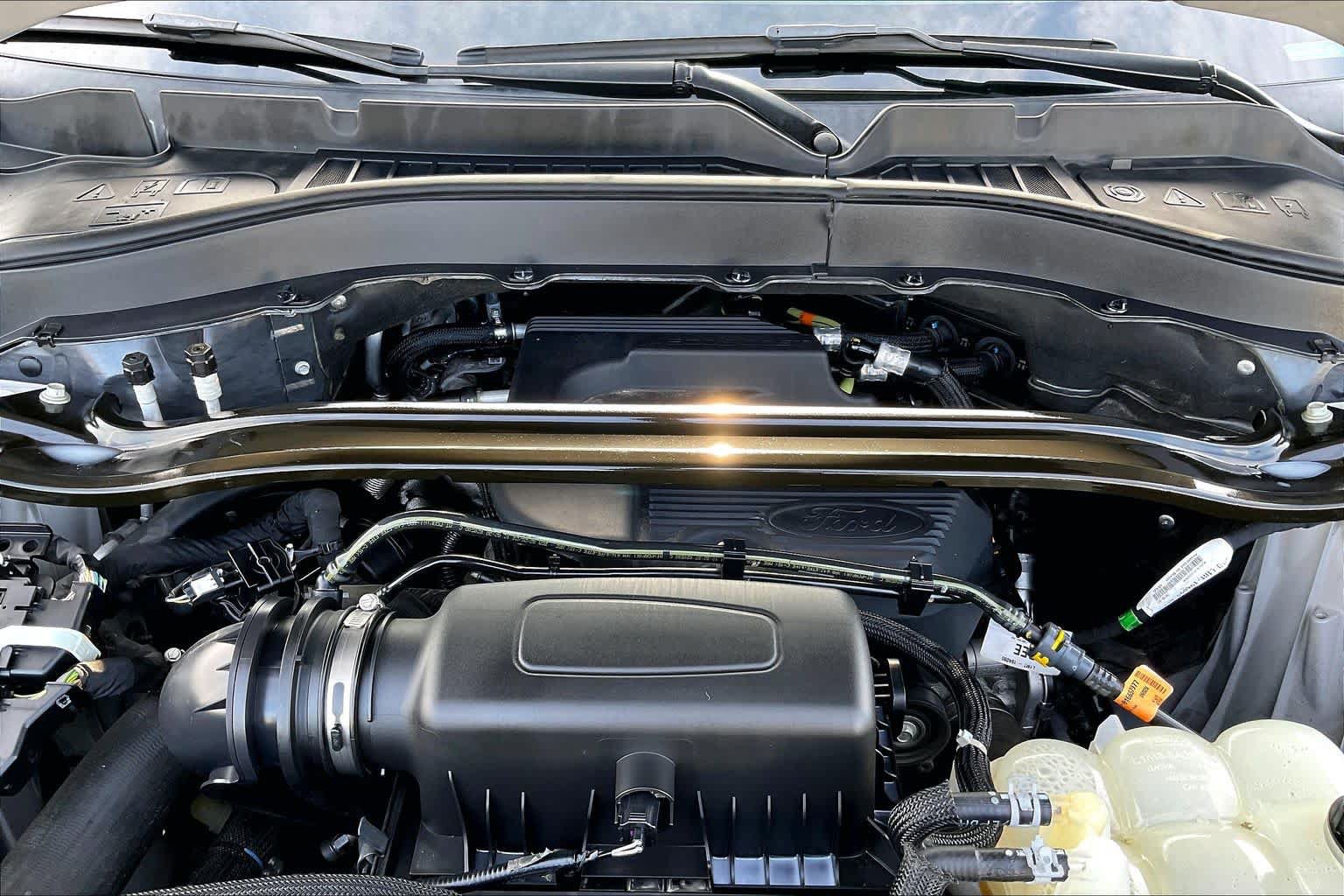 Certified 2020 Ford Explorer Limited AWD/4WD image 29