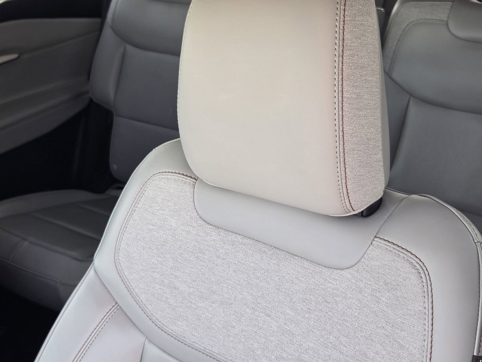 Certified 2025 Ford Explorer Active w/ Active Comfort Package image 15