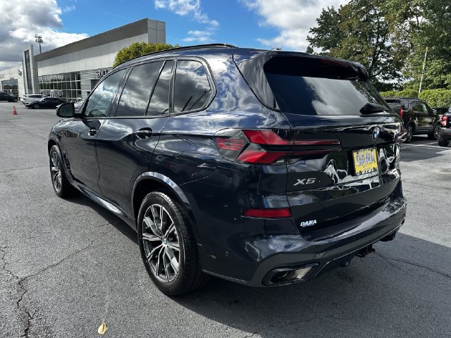 Used 2024 BMW X5 xDrive40i w/ M Sport Package AWD/4WD image 7