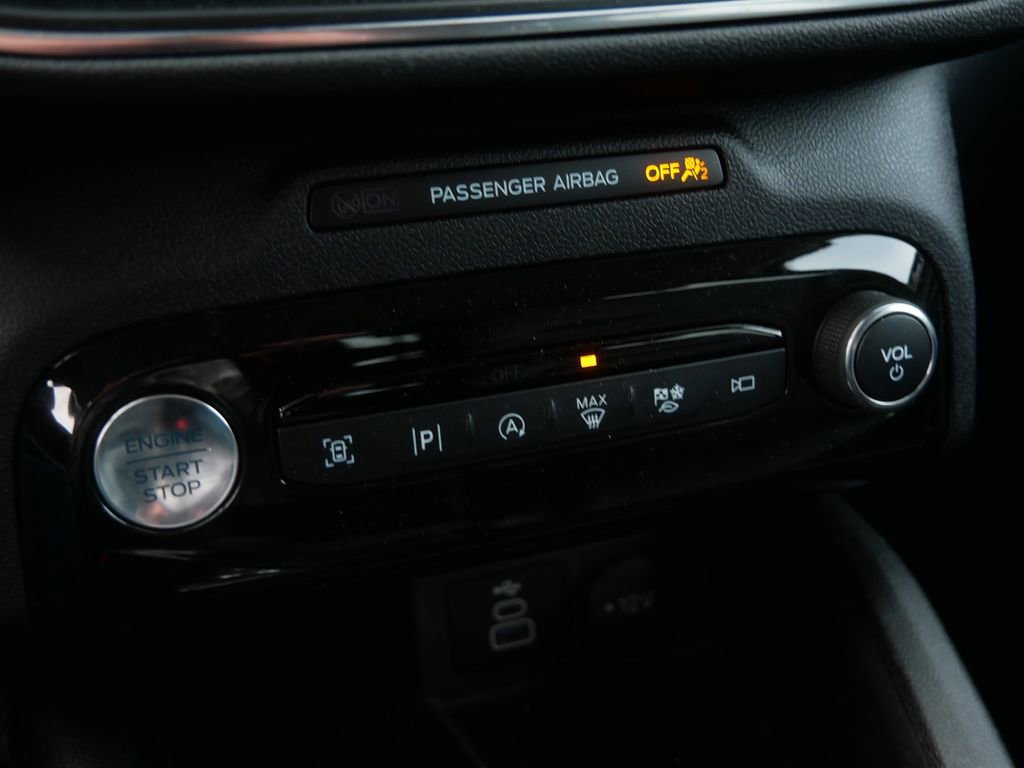 Certified 2024 Ford Escape Platinum AWD/4WD image 25