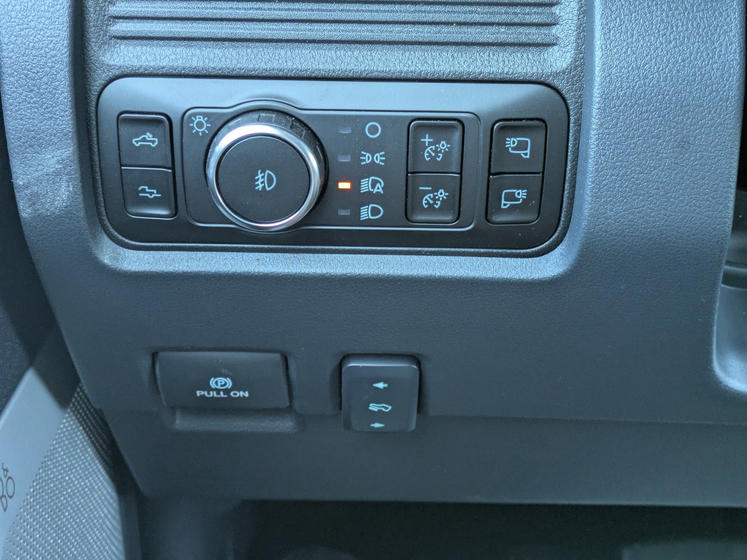 Certified 2026 Ford F450 Platinum w/ FX4 Off-Road Package image 30