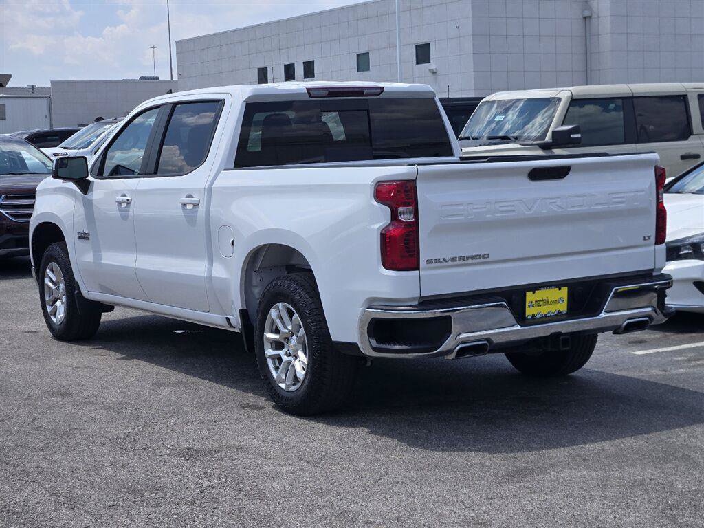 Used 2024 Chevrolet Silverado 1500 LT w/ Z71 Off-Road Package AWD/4WD image 4