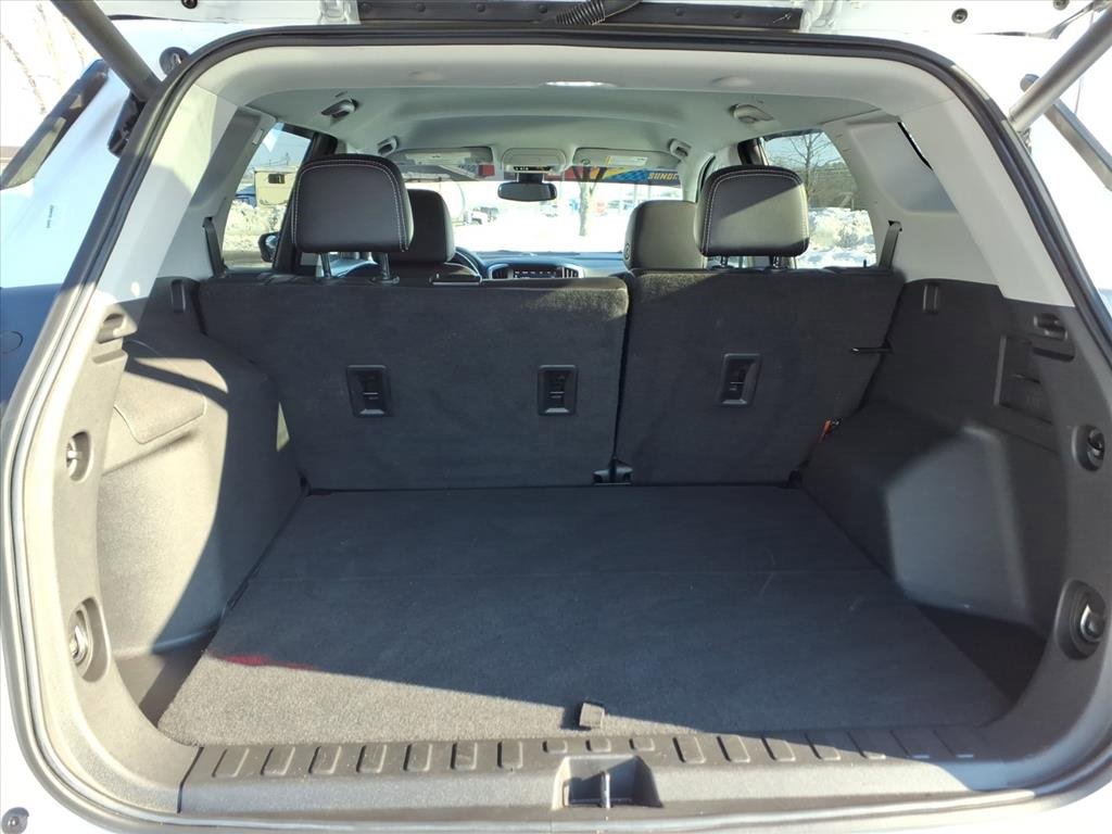 Used 2022 GMC Terrain SLT image 14