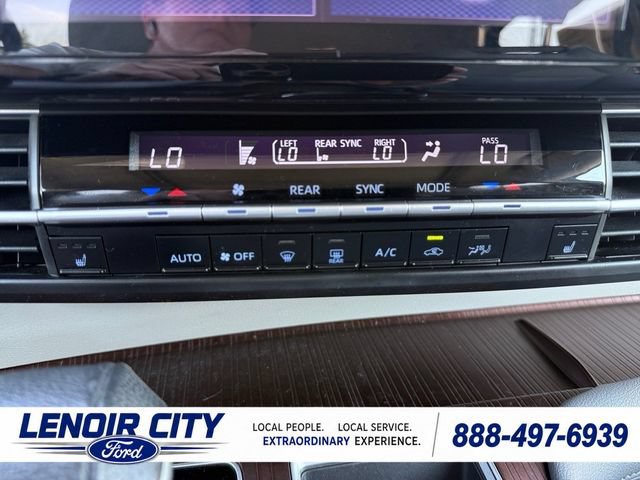 Used 2021 Toyota Sienna XLE FWD image 26