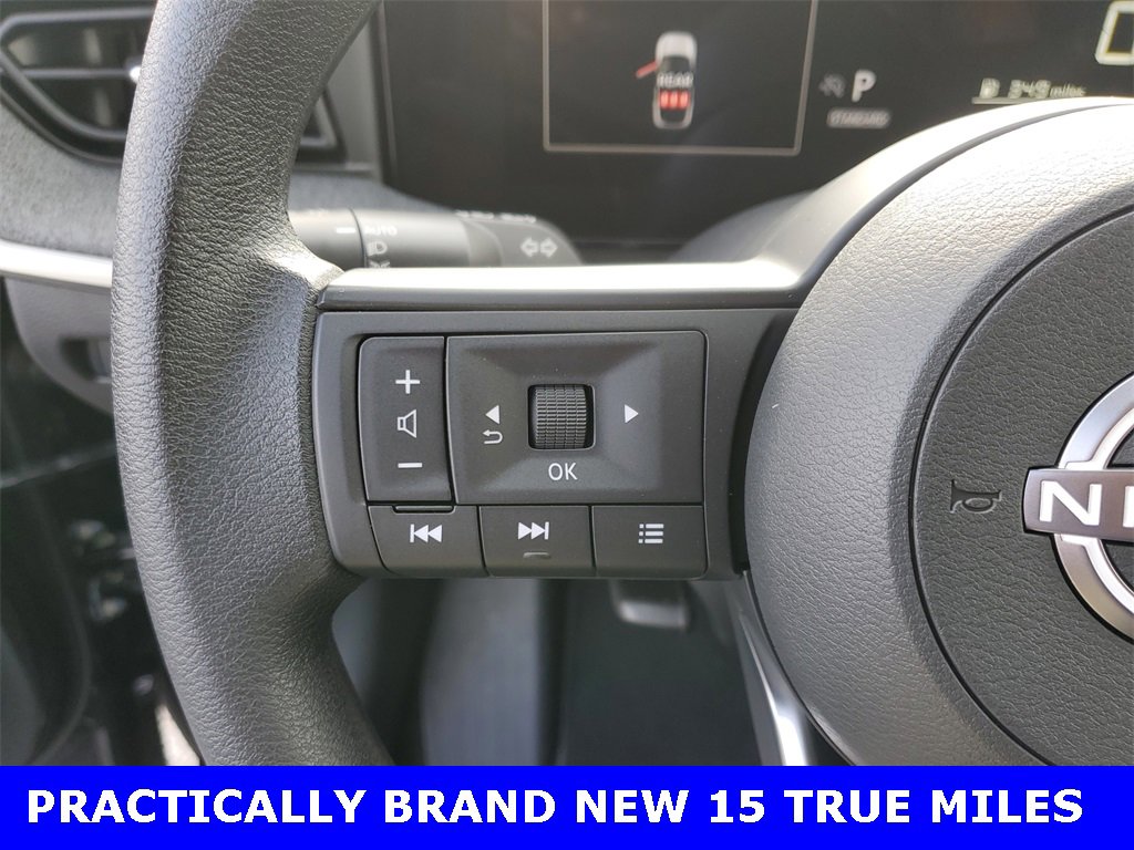 Used 2025 Nissan Kicks SV image 18