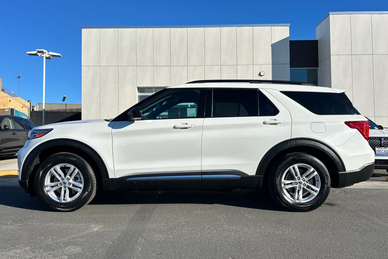 Certified 2022 Ford Explorer XLT image 6