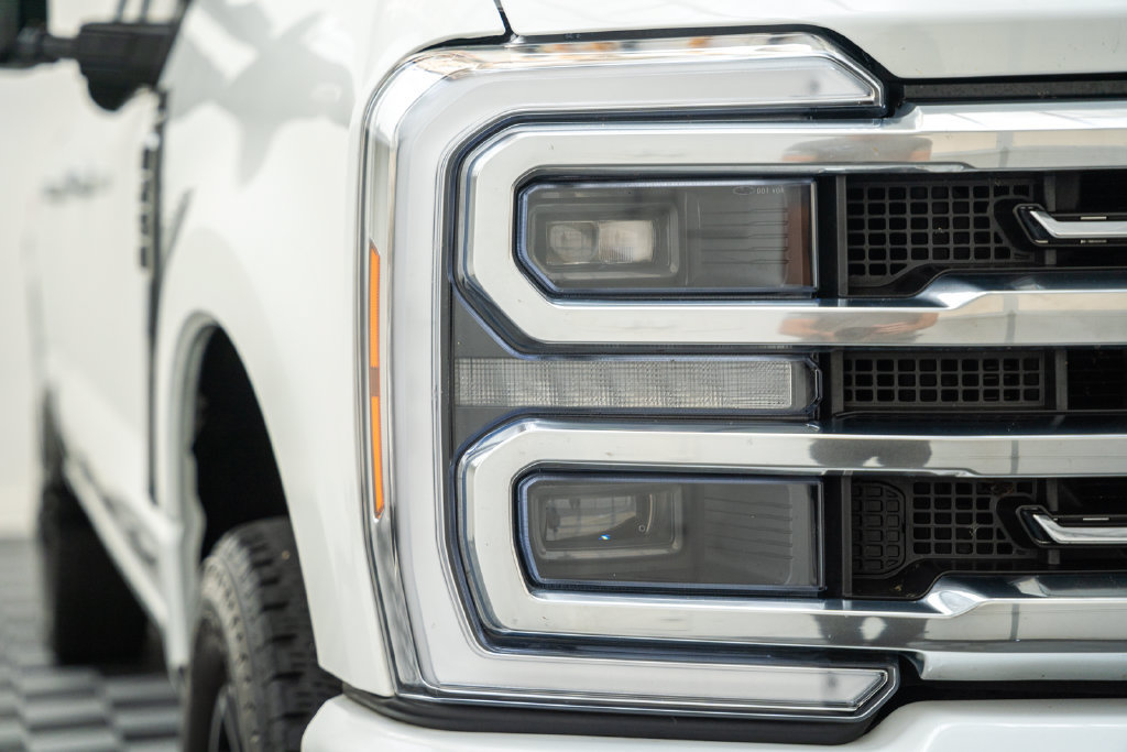 Certified 2024 Ford F250 Platinum w/ FX4 Off-Road Package AWD/4WD image 13