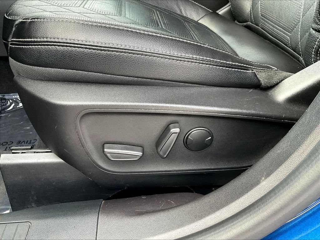 Certified 2023 Ford Escape Platinum w/ Premium Technology Package AWD/4WD image 23