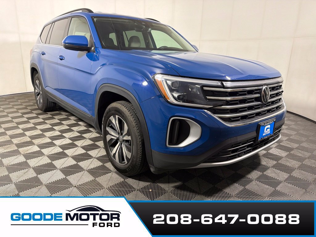 Used 2025 Volkswagen Atlas SE AWD/4WD image 2