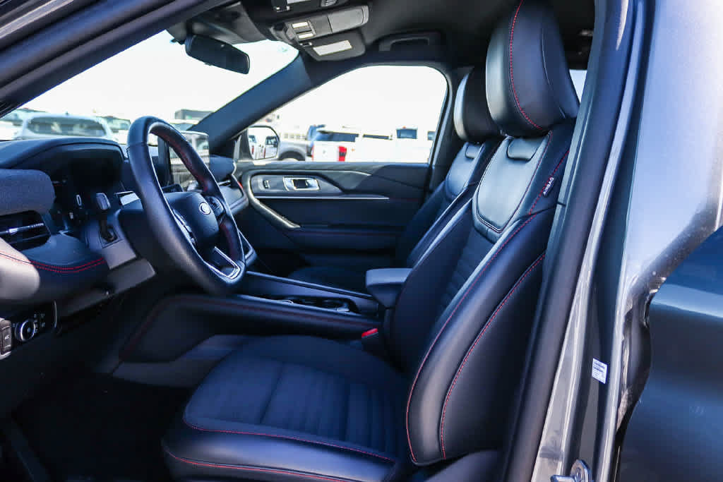 Certified 2025 Ford Explorer ST-Line RWD image 17