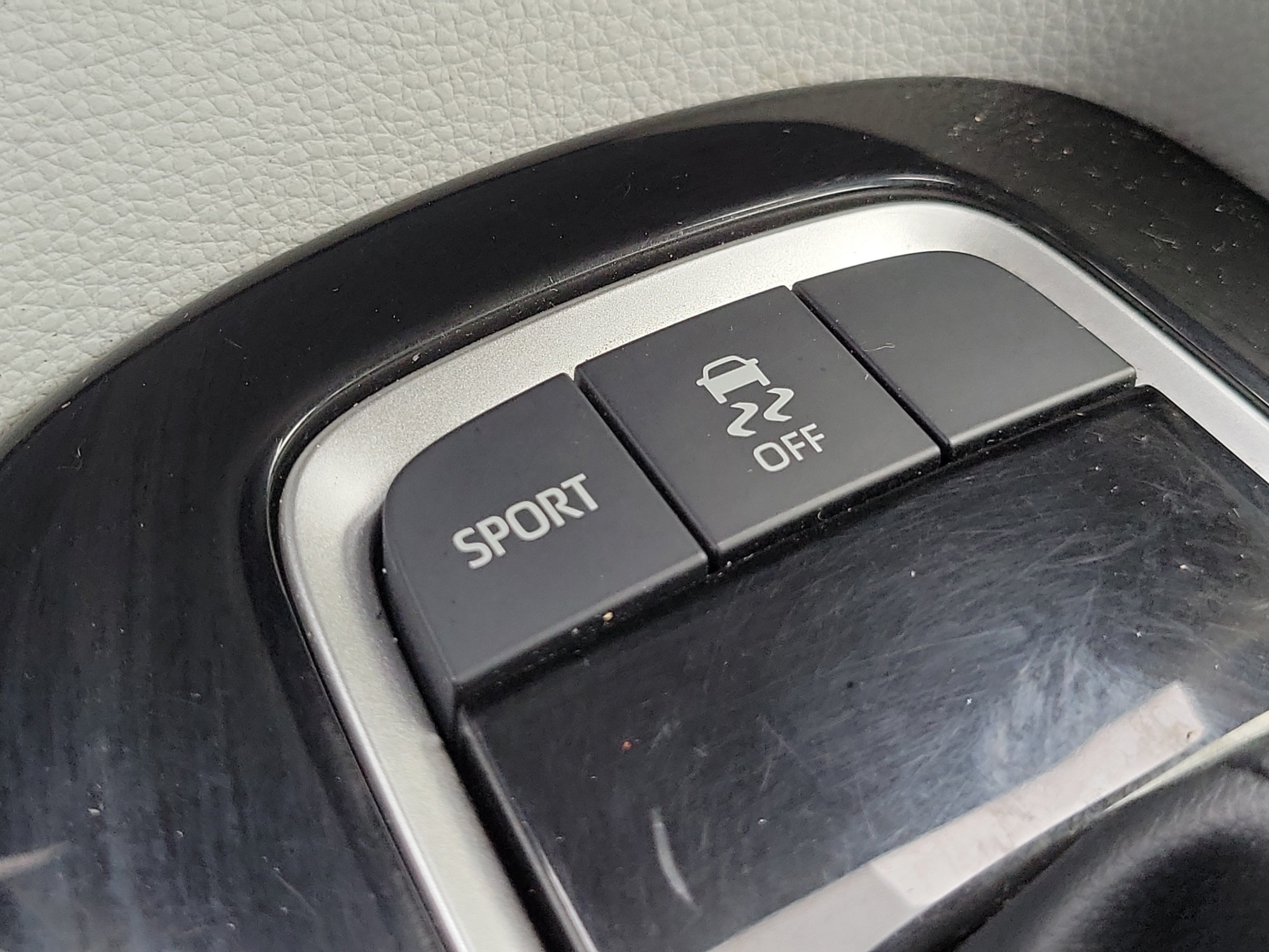 Used 2022 Toyota Corolla SE w/ SE Preferred Package FWD image 26
