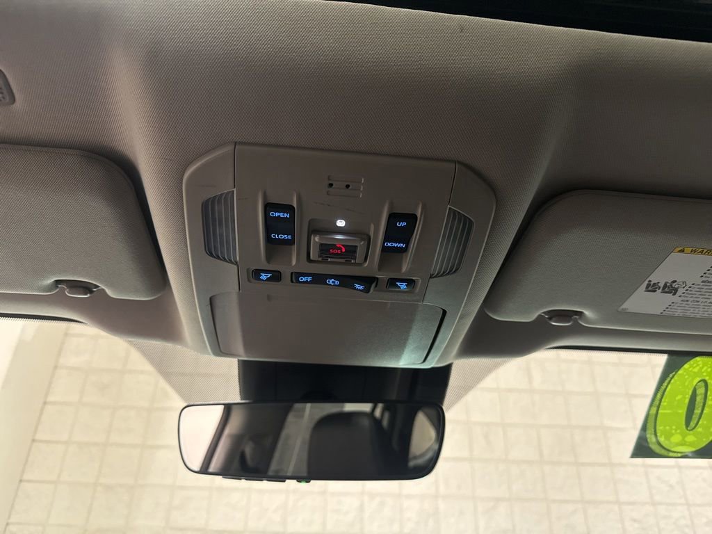 Used 2020 Toyota Highlander XLE image 47