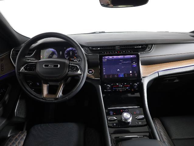 Used 2024 Jeep Grand Cherokee L Summit w/ High Altitude Package AWD/4WD image 15