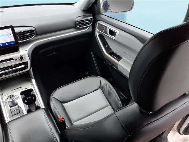 Certified 2023 Ford Explorer XLT w/ Equipment Group 202A image 16