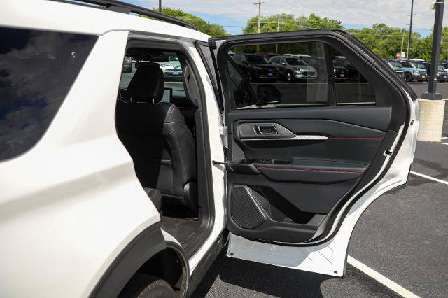 Certified 2025 Ford Explorer ST-Line w/ ST-Line Street Pack AWD/4WD image 36