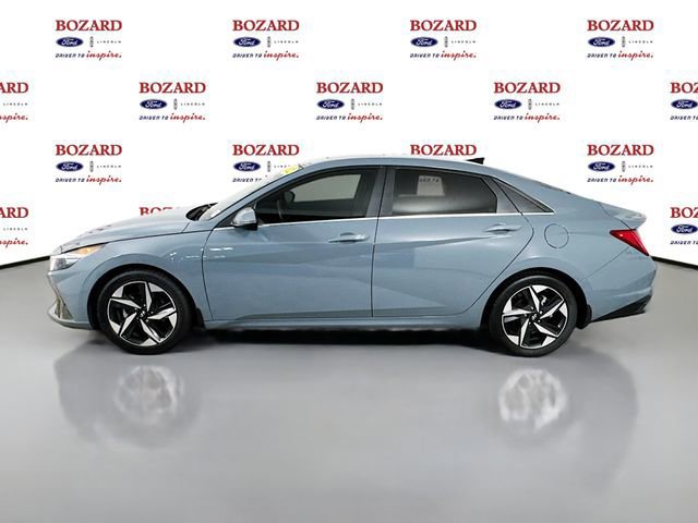 Used 2022 Hyundai Elantra SEL w/ Convenience + Premium Package image 2