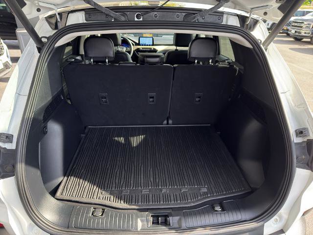 Certified 2021 Ford Escape Titanium w/ Titanium Elite Package AWD/4WD image 8