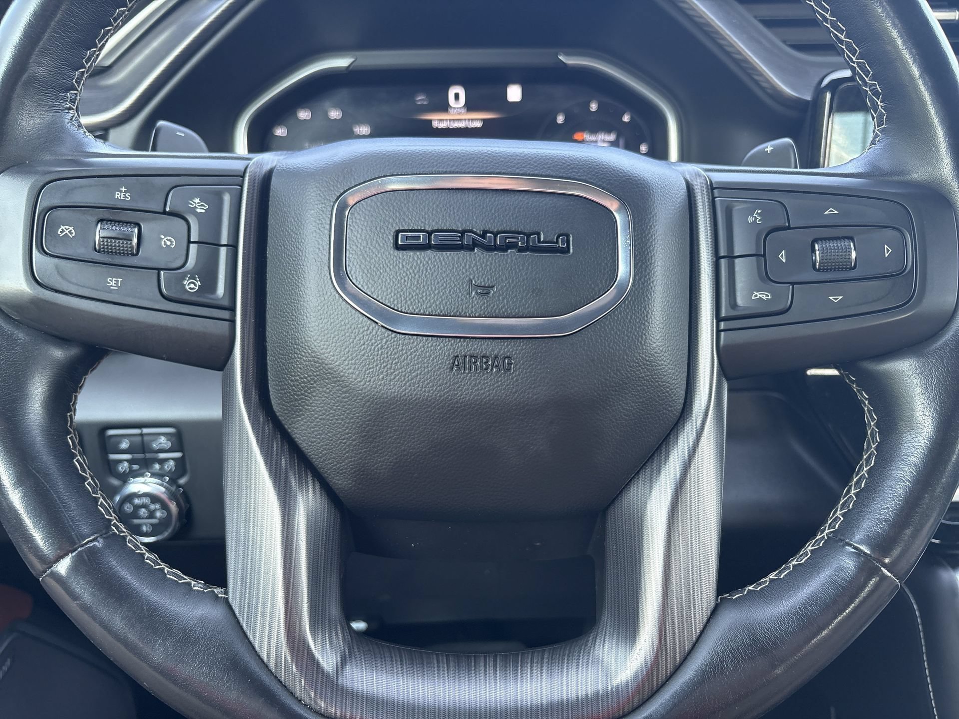 Used 2023 GMC Sierra 1500 Denali Ultimate AWD/4WD image 9