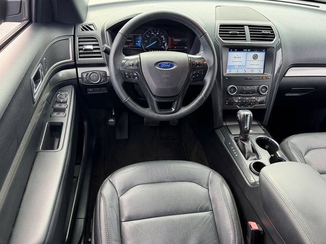 Certified 2018 Ford Explorer XLT w/ Equipment Group 202A FWD image 13