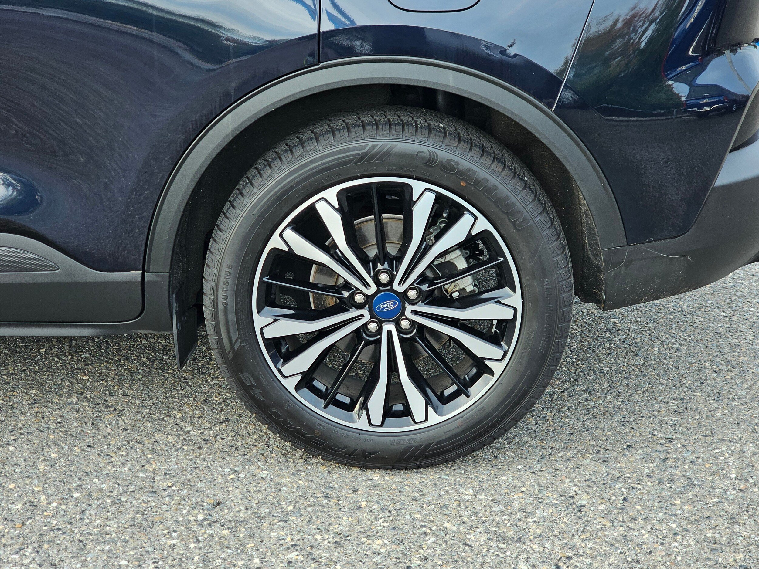 Certified 2021 Ford Escape SE w/ SE Sport Appearance Package FWD image 9