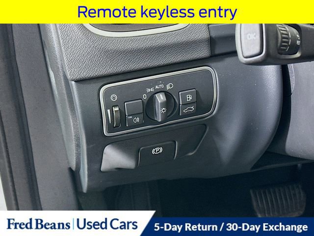 Used 2017 Volvo V60 T5 Cross Country w/ Convenience Package image 13
