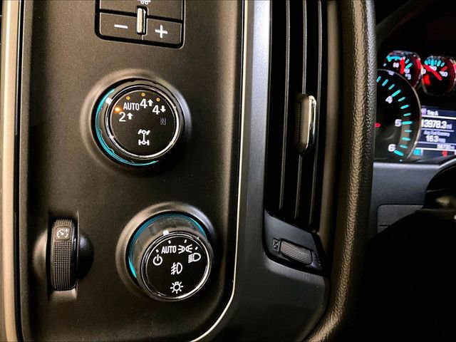 Used 2018 Chevrolet Silverado 1500 LT AWD/4WD image 30