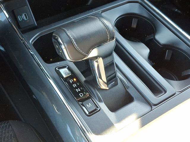 Certified 2022 Ford F150 XLT w/ Equipment Group 302A High image 15