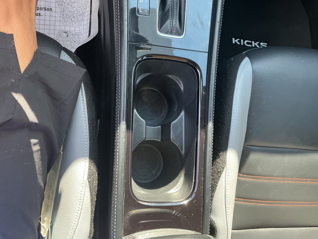 Used 2023 Nissan Kicks SR w/ SR Premium Package FWD image 27