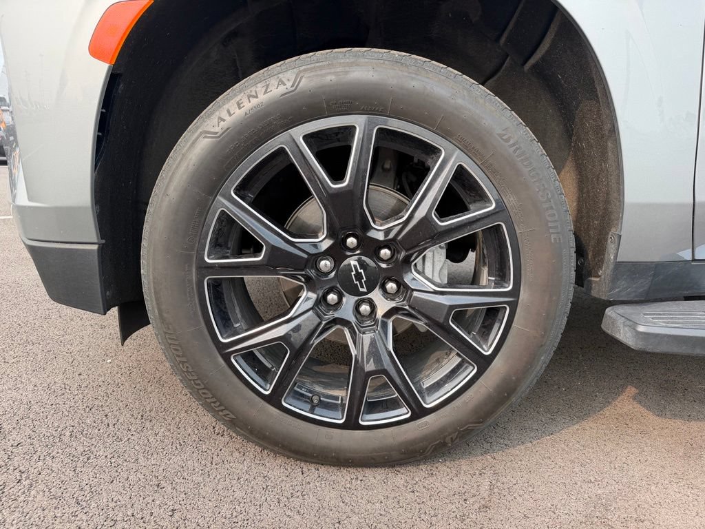 Used 2024 Chevrolet Tahoe Premier AWD/4WD image 16