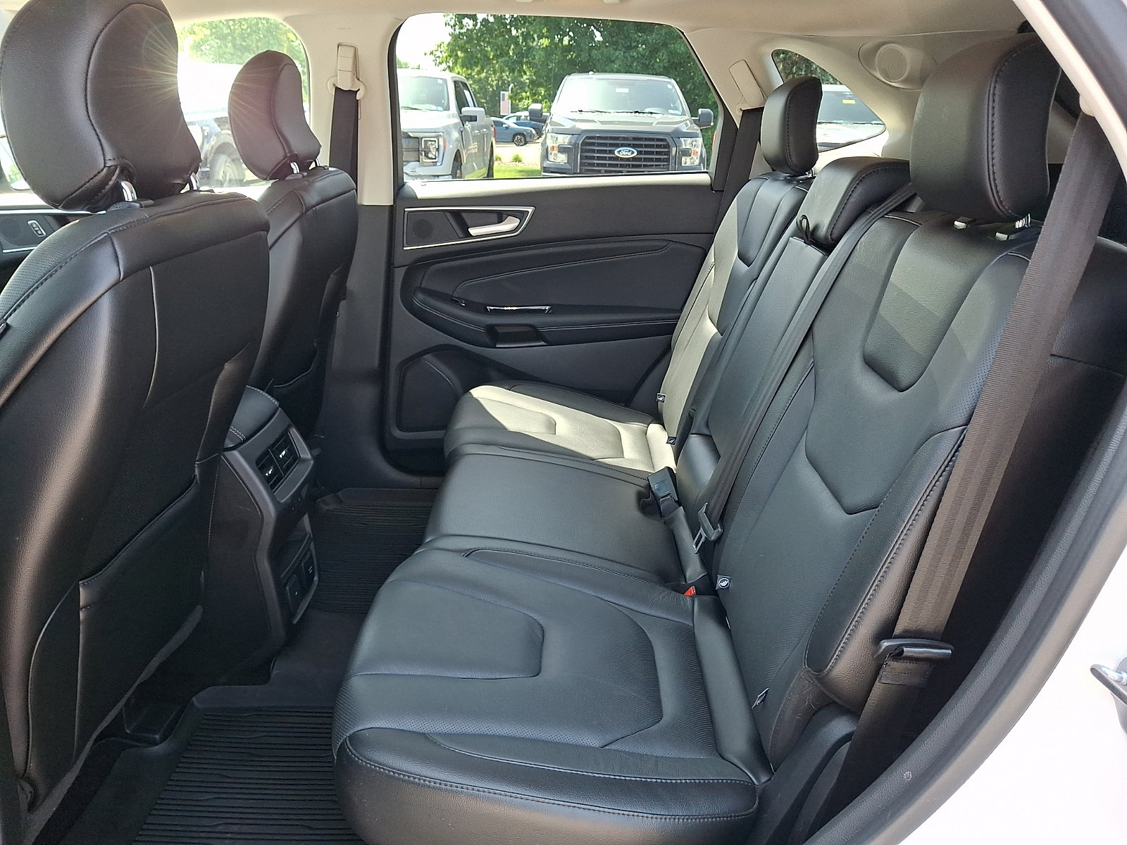 Certified 2018 Ford Edge Titanium w/ Equipment Group 301A AWD/4WD image 13