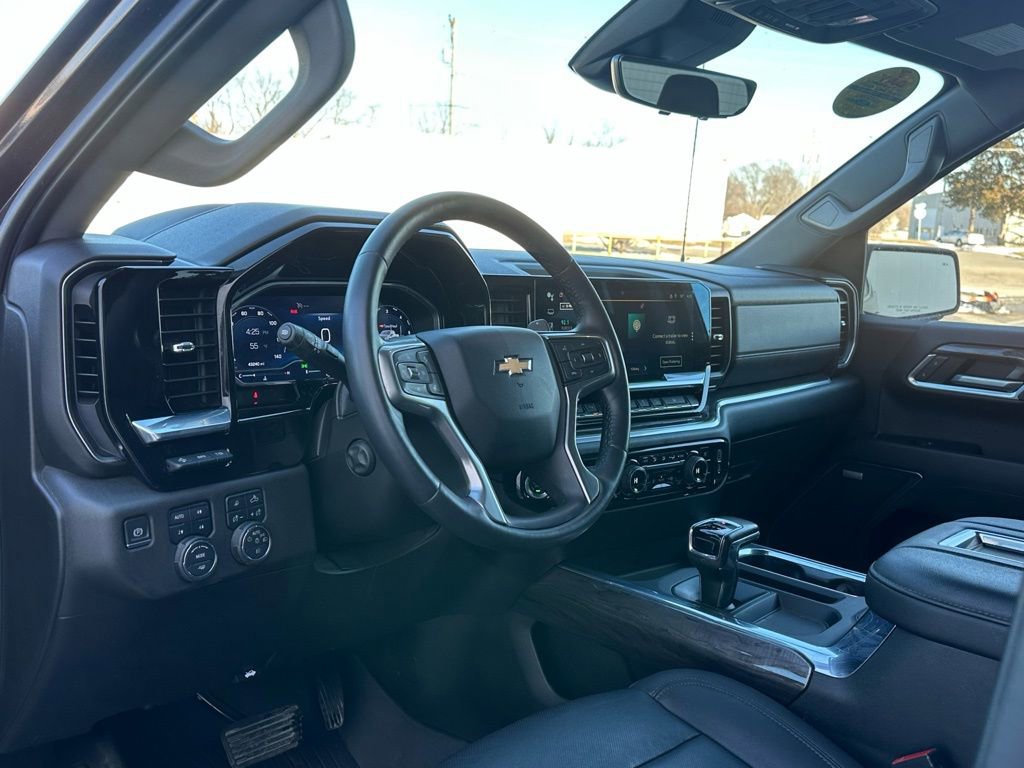 Used 2022 Chevrolet Silverado 1500 LTZ image 10