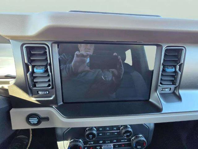 Certified 2023 Ford Bronco Wildtrak AWD/4WD image 11