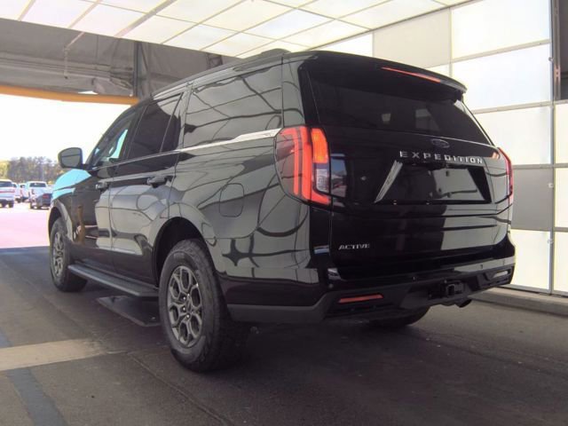 Certified 2025 Ford Expedition Active RWD image 5