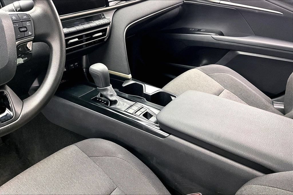 Used 2025 Toyota Camry LE FWD image 15