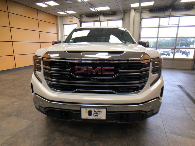 Used 2024 GMC Sierra 1500 SLT w/ SLT Premium Plus Package AWD/4WD image 2