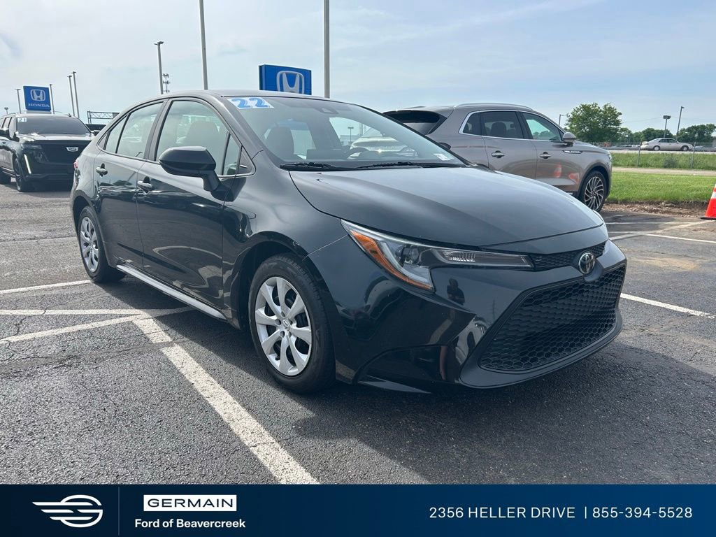 Used 2022 Toyota Corolla LE FWD image 2