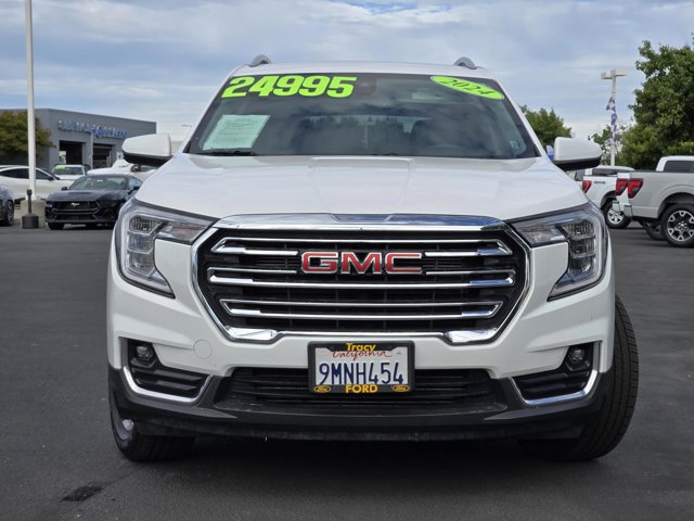 Used 2024 GMC Terrain SLT AWD/4WD image 2